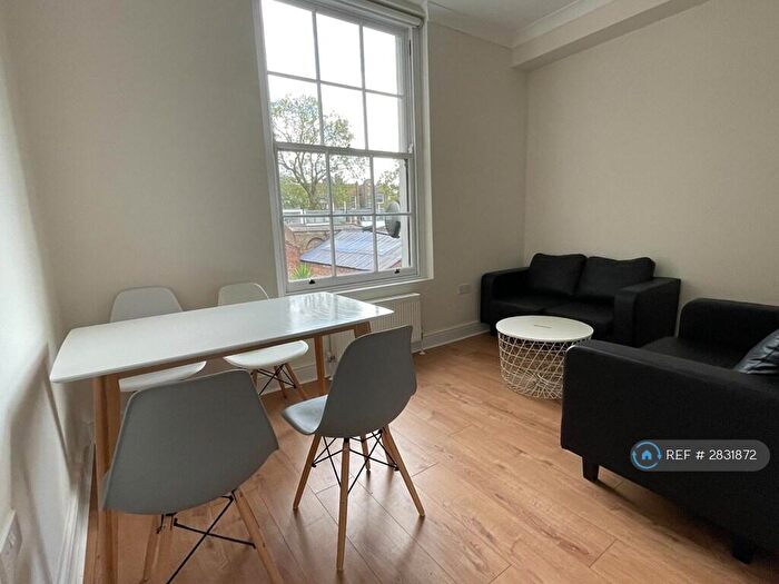 5 Bedroom Flat To Rent In Camden Road, London, NW1