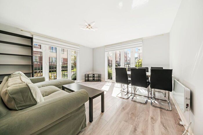 2 Bedroom Flat To Rent In Schoolgate Drive, Morden, SM4