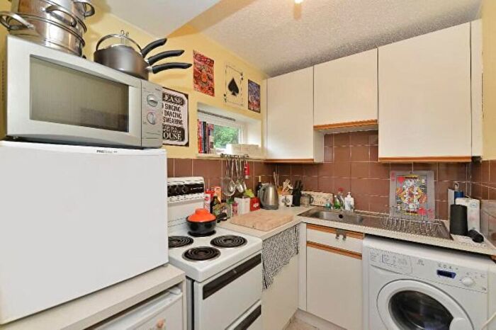 Studio To Rent In Blackheath, , London - - Studio, SE3
