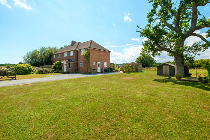 5 Bedroom Semi-Detached House For Sale In Bladbean, Canterbury, CT4