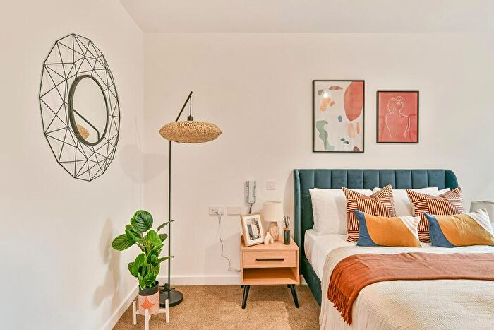 2 Bedroom Apartment To Rent In Pelham Street, BN1