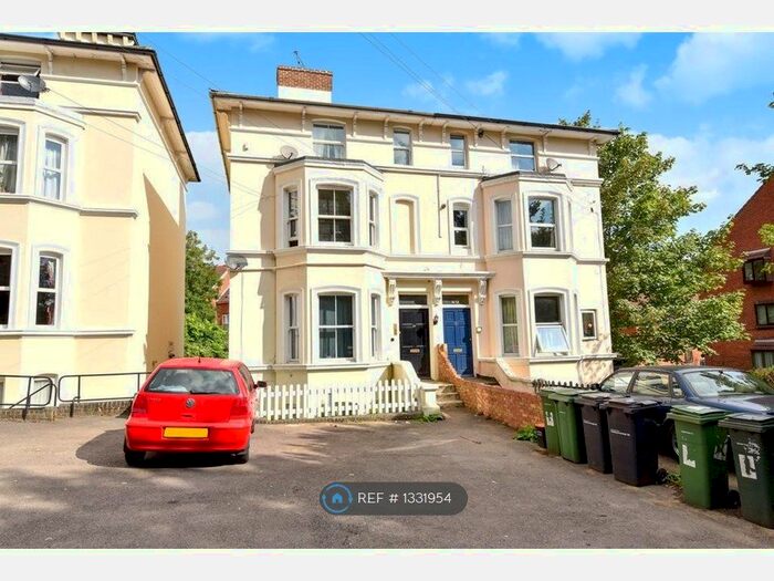 1 Bedroom Flat To Rent In Buckland Hill, Maidstone, ME16