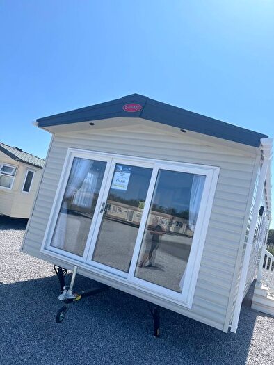 2 Bedroom Mobile/park Home For Sale In Rolston Road, Rolston, Hornsea, HU18