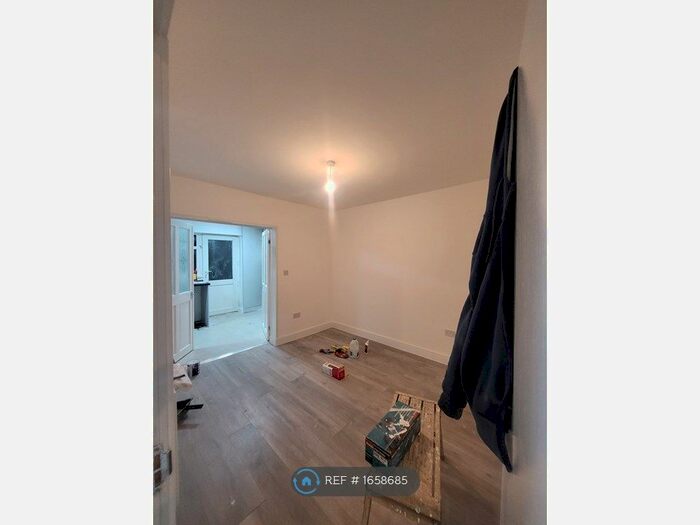 3 Bedroom Terraced House To Rent In Roland Avenue, Coventry, CV6