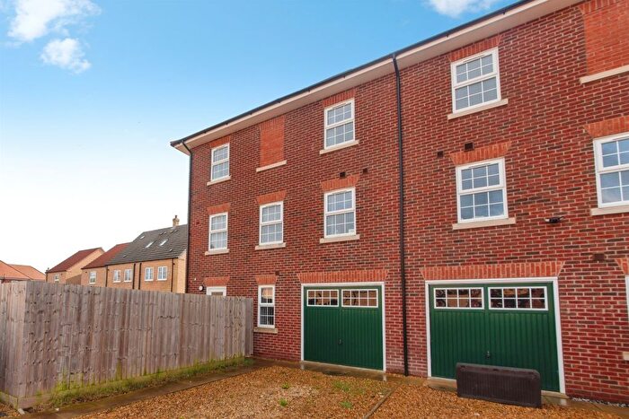 3 Bedroom Semi Detached House For Sale In Faulkner Drive, Spalding, PE11