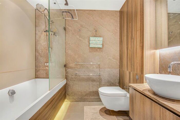 1 Bedroom Flat To Rent In Doulton House, Chelsea Creek, Fulham, SW6