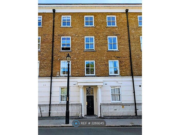 1 Bedroom Flat To Rent In Bentham House, London, SE1