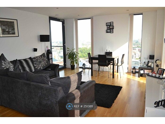 2 Bedroom Flat To Rent In The Quays, Salford, M50