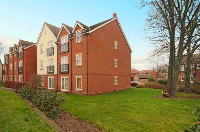 2 Bedroom Flat To Rent In Manor House Close, Wilford Village, NG11