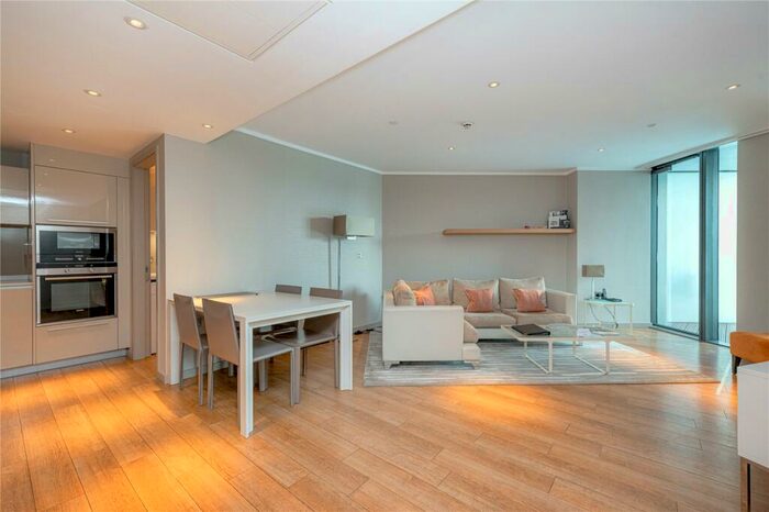 2 Bedroom Apartment To Rent In Lower Thames Street, London, EC3R