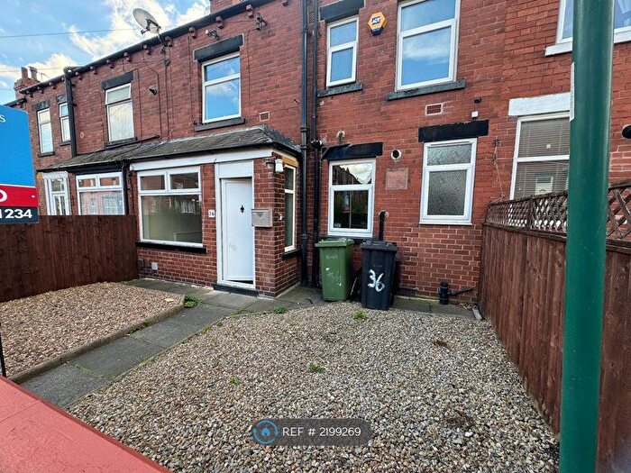 3 Bedroom Terraced House To Rent In Parkfield Row, Leeds, LS11