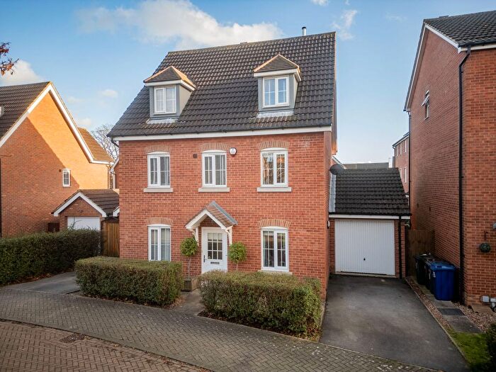 5 Bedroom Detached House For Sale In Robin Close, Selby, YO8