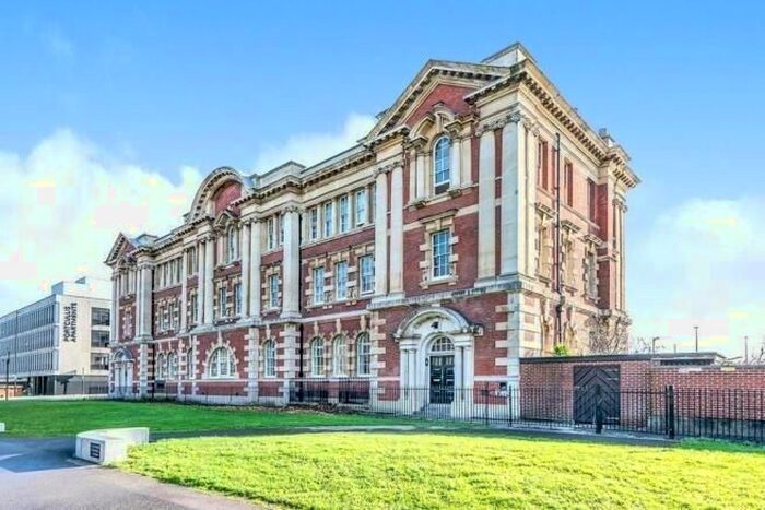 2 Bedroom Flat To Rent In Platform Road, Ocean Village, Southampton, SO14