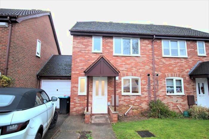 3 Bedroom Semi-Detached House To Rent In Anding Close, Olney, MK46