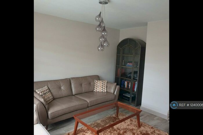 3 Bedroom Semi-Detached House To Rent In Worsley, Manchester, M28