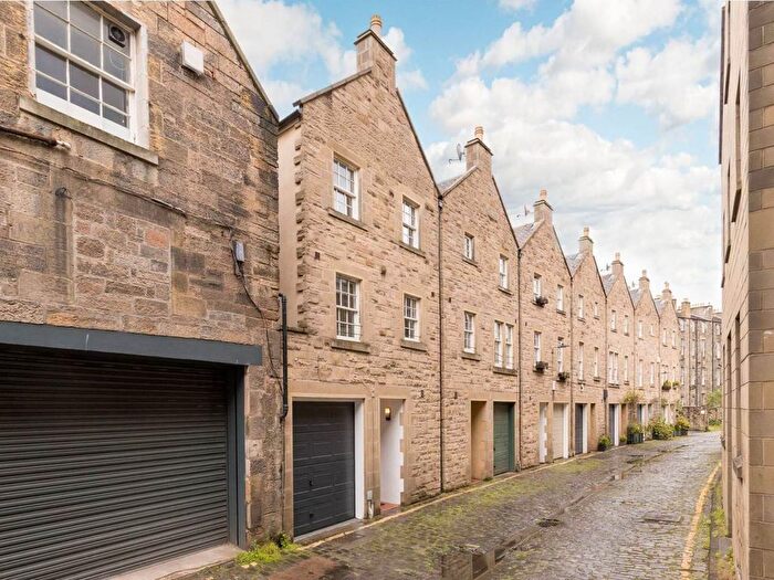 4 Bedroom Town House To Rent In Atholl Crescent Lane, City Centre, Edinburgh, EH3