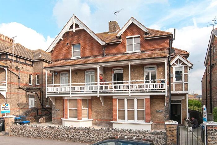 1 Bedroom Flat To Rent In - Roxburgh Road, Westgate, Kent, CT8