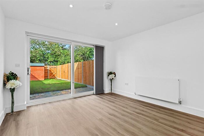 Terraced House To Rent In Wateringbury Way, Eastbourne, BN23