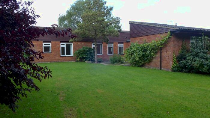 5 Bedroom Bungalow To Rent In Ilmer, Princes Risborough, Buckinghamshire HP27