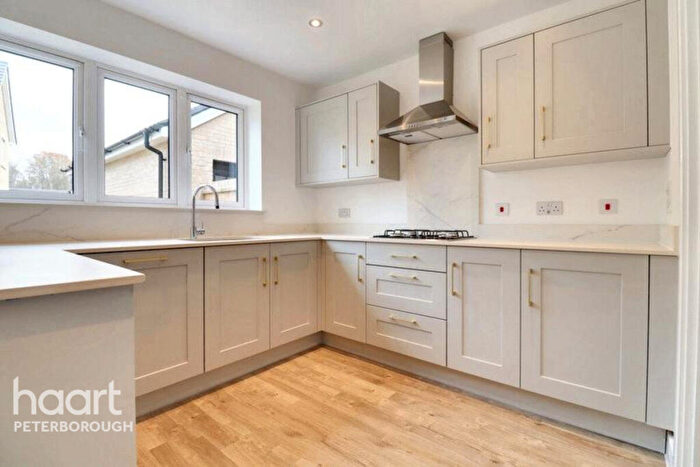 4 Bedroom Detached House For Sale In Oundle Road, Peterborough, PE7