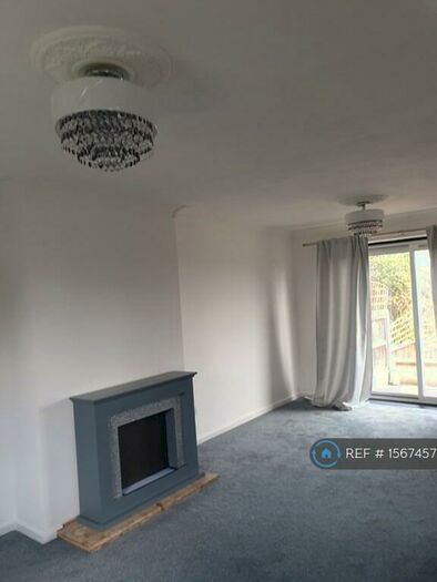 3 Bedroom End Of Terrace House To Rent In Slant Lane, Shirebrook, Mansfield, NG20