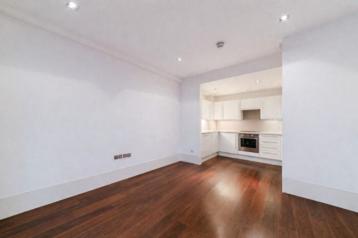 1 Bedroom Flat To Rent In Slingsby Place, Covent Garden, WC2E