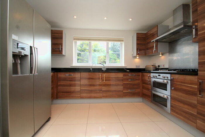 4 Bedroom Detached House To Rent In Waratah Drive, Chislehurst, Kent, BR7