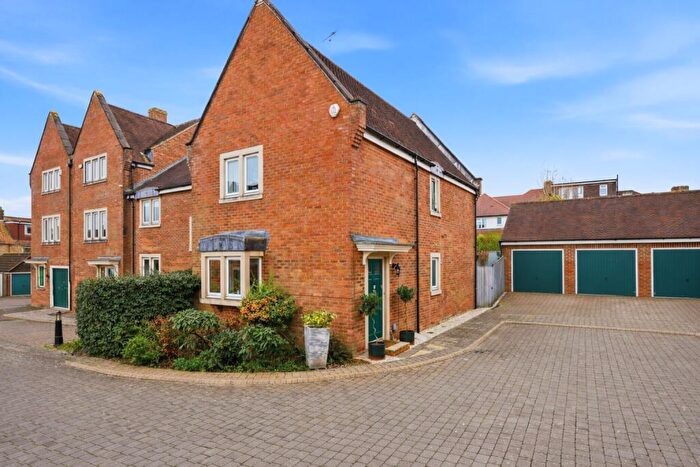 3 Bedroom End Of Terrace House For Sale In Ulverston Close, St. Albans, Hertfordshire, AL1