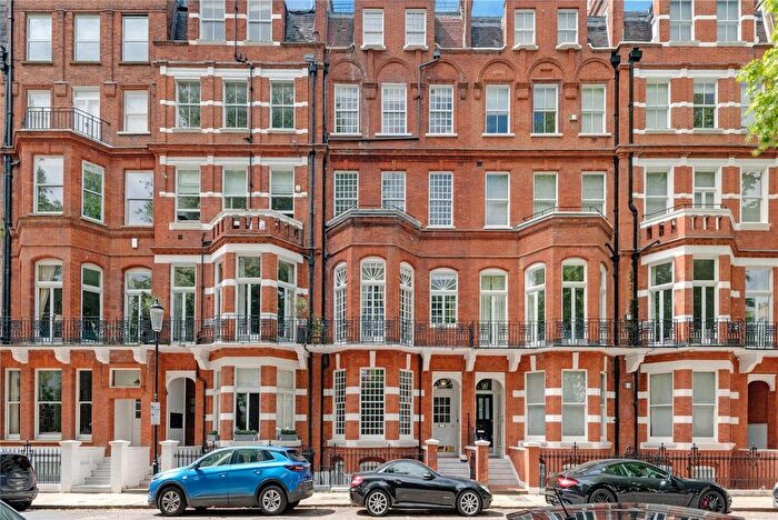 2 Bedroom Flat To Rent In Egerton Gardens, London, SW3