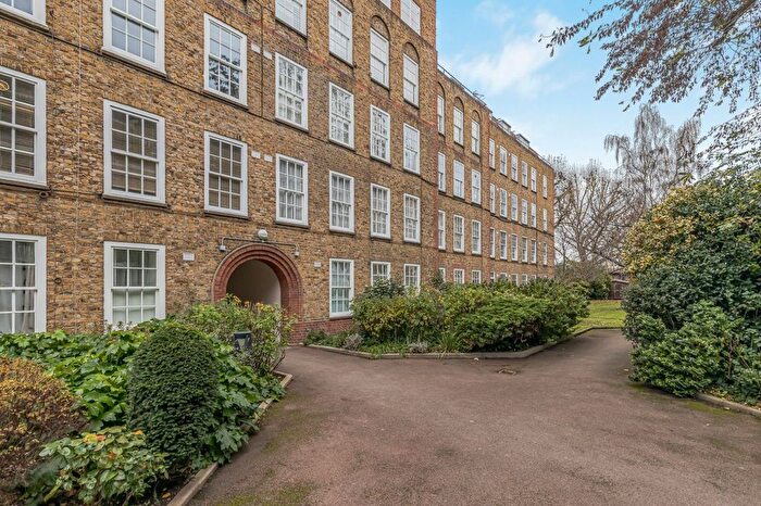 2 Bedroom Flat To Rent In Vicarage Crescent, London, SW11