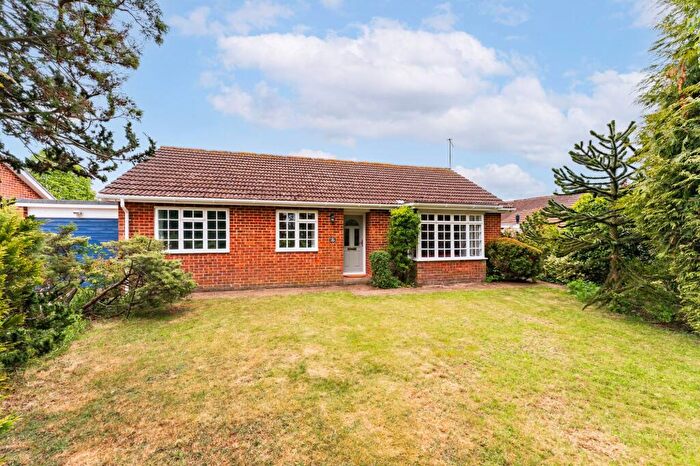 3 Bedroom Detached Bungalow For Sale In Lime Tree Crescent, Little Fransham, NR19