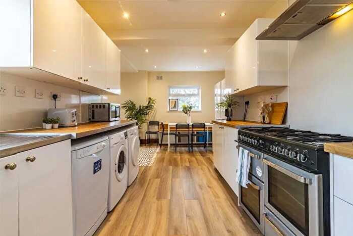 7 Bedroom House To Rent In Harrowby Road, Nottingham, NG7