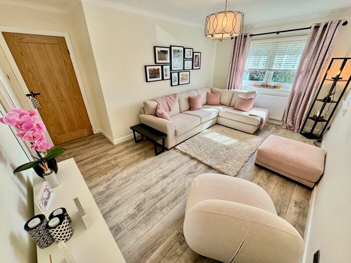 2 Bedroom Flat For Sale In East Kirkland, Dalry, KA24