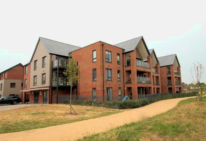 3 Bedroom Flat To Rent In Woking, Surrey, GU22