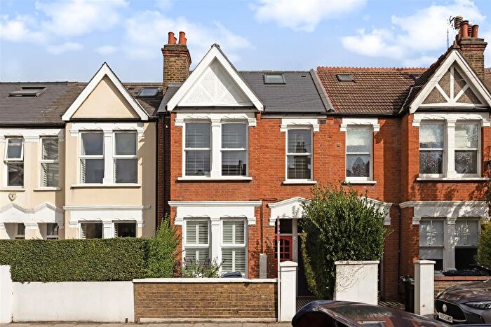 2 Bedroom Flat To Rent In Bollo Lane, Chiswick, W4