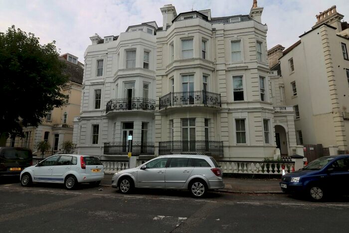 1 Bedroom Flat To Rent In Trinity Crescent, West End Location, Folkestone, CT20
