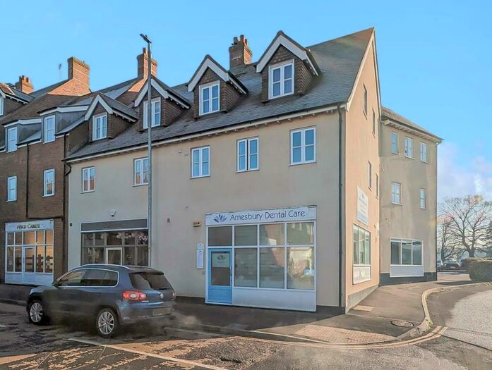 2 Bedroom Flat To Rent In Stonehenge Road, Amesbury, Salisbury, SP4