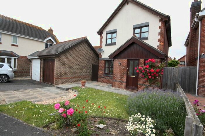 3 Bedroom Detached House To Rent In Axbridge Close, Burnham On Sea, TA8