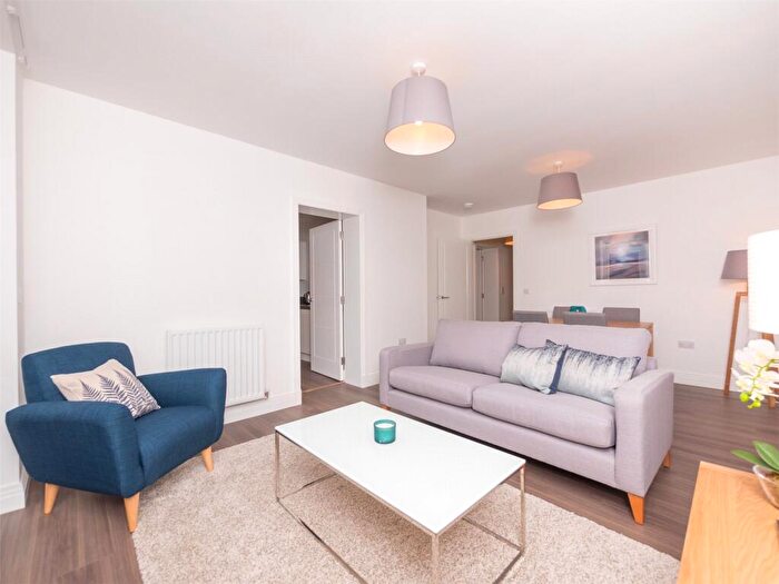 2 Bedroom Flat To Rent In Brunswick Road, Edinburgh, EH7
