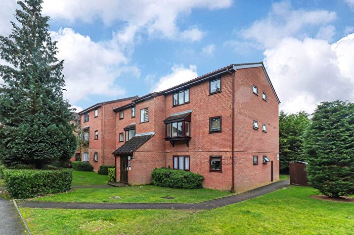 1 Bedroom Flat For Sale In King Georges Avenue, Watford, WD18