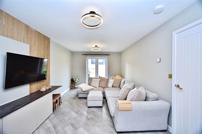 4 Bedroom Terraced House For Sale In Primrose Avenue, Sittingbourne, Kent, ME10