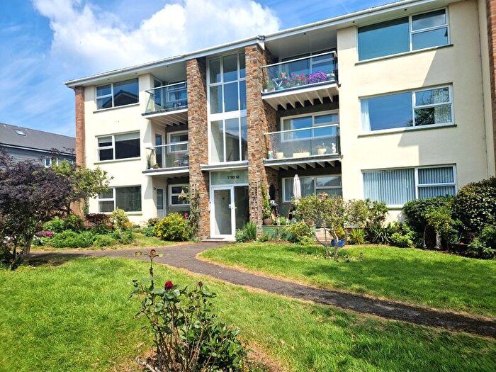 2 Bedroom Flat For Sale In Douglas Avenue, Exmouth, EX8