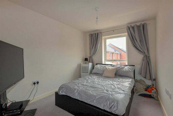 3 Bedroom End Of Terrace House For Sale In Old Market Road, Bridgwater, TA6