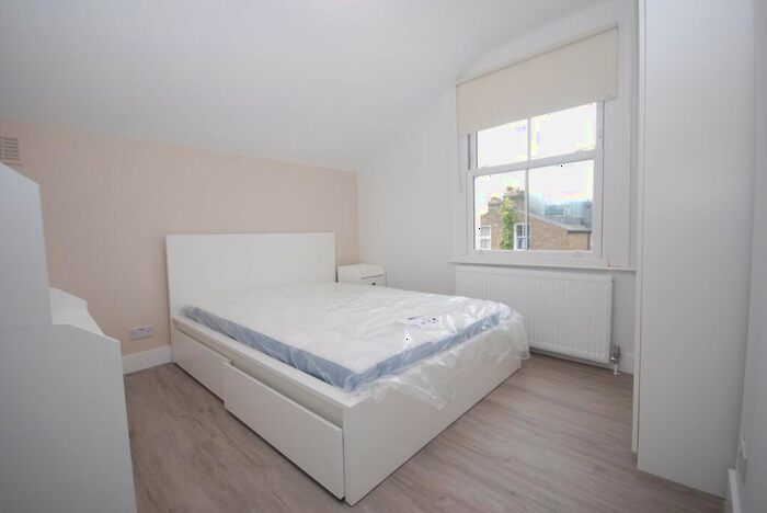 3 Bedroom Property To Rent In Gosberton Road, London, SW12