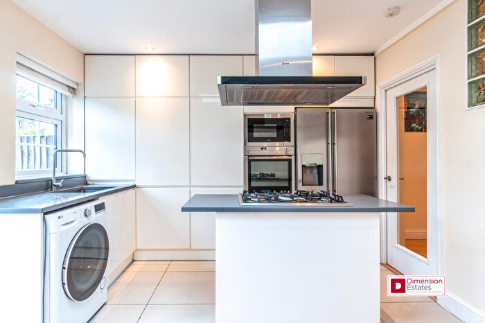3 Bedroom Terraced House For Sale In Manchester Grove, London, E14