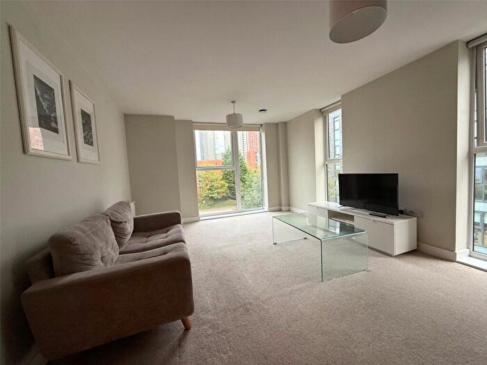 2 Bedroom Flat To Rent In Bridgewater Gate, Woden Street, Salford, Greater Manchester, M5