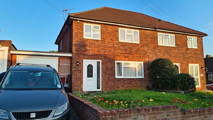 3 Bedroom Semi Detached House For Sale In Winton Road, Reading, RG2