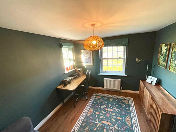 4 Bedroom Detached House For Sale In Canon Price Road, Barford, Warwick, CV35