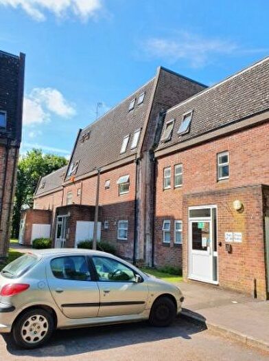 2 Bedroom Flat To Rent In Moyne Close, Devizes, SN10