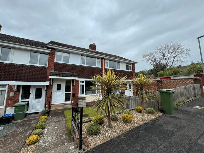 3 Bedroom House To Rent In St Dunstans Close, Glastonbury, BA6